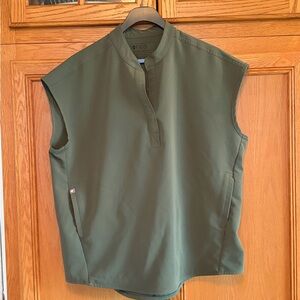 Figs women’s Olive Green scrub Top/shirt size small